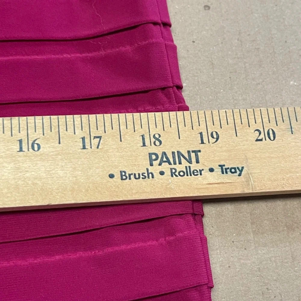 Adrianna Papell Body Con Magenta Tiered Bandage Style Dress Knee Length Size 10